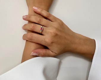 Gold Ruby Ring, July Birthstone Jewelry, 14K Baguette Cut Ruby Ring, Birthstone Ring, July Ring, Solid Gold Ruby Jewelry, Vintage Ruby Ring