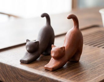 Cat Stretch Tea Pet Figurine Handmade Purple Clay Tea Ceremony Decor Chinese Tea Table Ornament Gift Collectible Statue Cat  for Tea Lover
