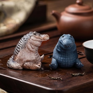 Cute clay Alligator Sculpture: Adorable Crocodile Figurine for Tea Lovers