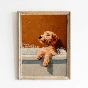 Peut inclure: Une impression d'art encadrée représentant une peinture à l'huile d'un chien doré au pelage bouclé assis dans une baignoire blanche remplie de bulles de savon. Le chien a les yeux fermés et les pattes posées sur le bord de la baignoire.