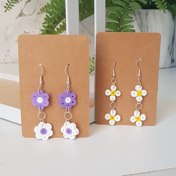 Boucles d'oreilles en chaîne marguerite, Boucles d'oreilles fleur, Hama Bead, Perler Bead, Melt Bead, Boucles d'oreilles pendantes, Boucles d'oreilles pendantes