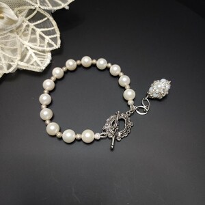 Elegant Handmade Bracelet with White Majorca Pearls, Beaded Pendant Bracelet, Elegant Bridal Bracelet, White pearl bracelet, Gift for Her