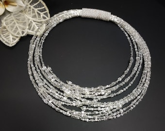 Collier ras du cou moderne en cristaux de verre, collier de perles contemporain, collier artistique, collier multirangs en argent, collier élégant