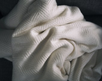 Serenity Cashmere Blanket | Pure Cashmere | Handmade in Nepal | Luxury Blanket