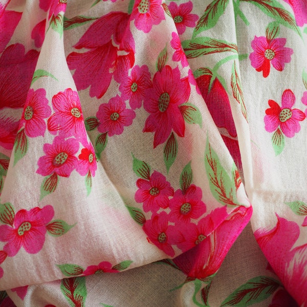 Cashmere Scarf I Pink, white and red I Blossom Breeze Cashmere Scarf I Made In Nepal I Light Cashmere I 65x200cm I Soft Cashmere