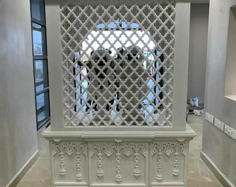 精巧な彫刻が施された手作りの大理石寺院 - スピリチュアルな室内装飾