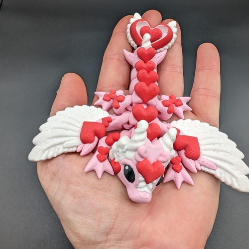 バレンタインデー限定 ハートドラゴン heart dragon  Valentine Dragon Heart Dragon Articulating Bookshelf Decor