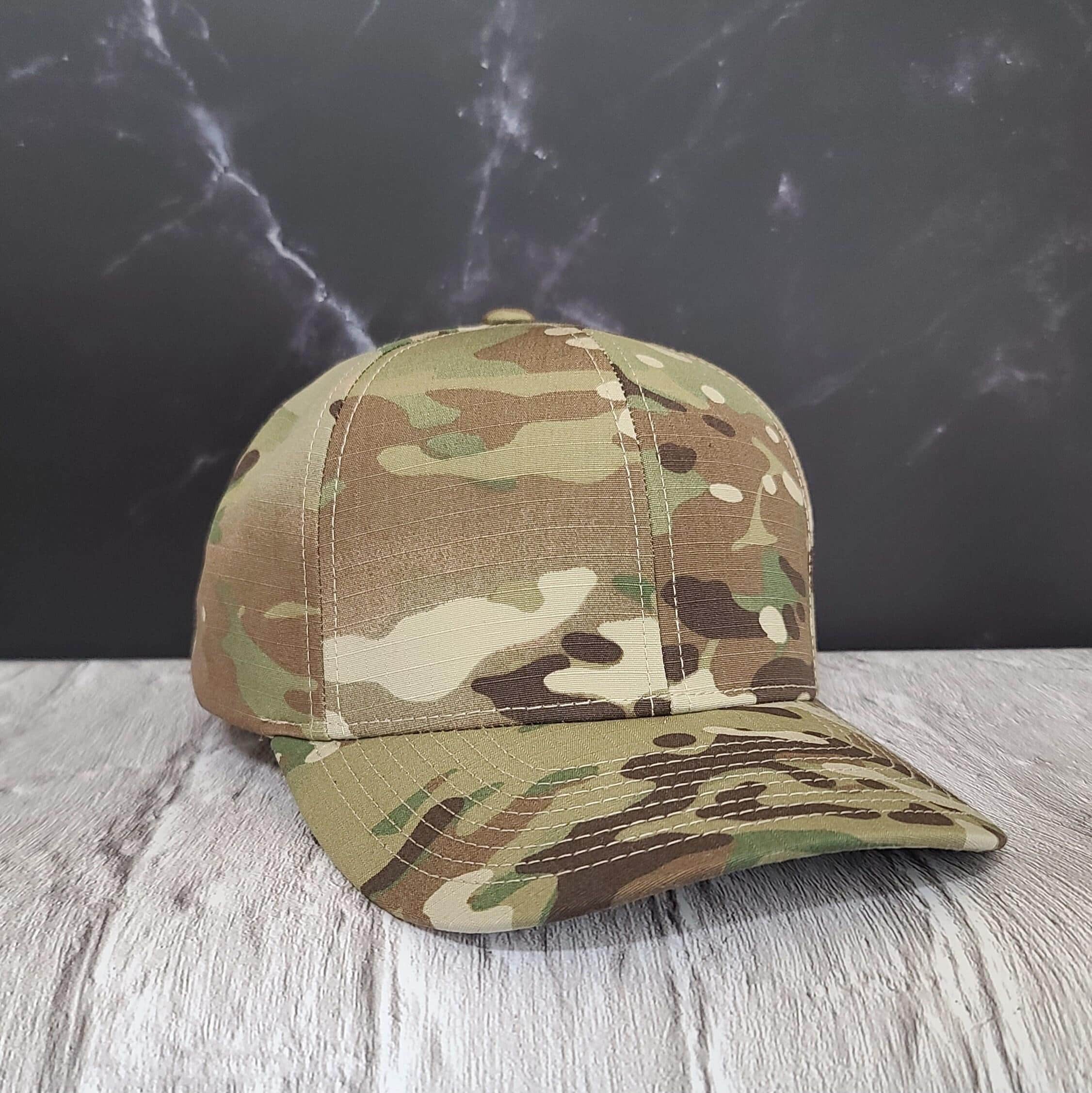 Snapback OCP Ripstop.  Chapeau Multicam parfait pour la chasse ou pour les uniformes de l'armée et de l'armée de l'air, ruban adhésif et options de fixation au premier rang disponibles.