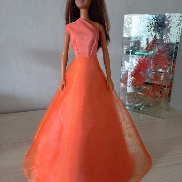 oranges Abendkleid