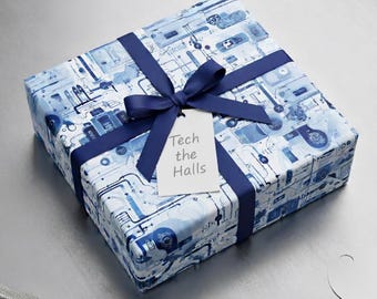 Papel de regalo con circuito abstracto: Diseño electrónico azul y blanco, regalo de ingeniero eléctrico. Tecnología.