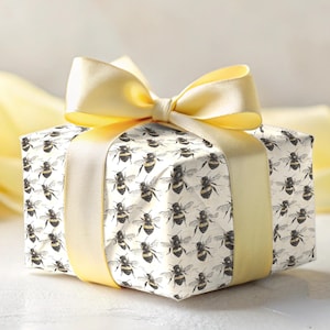 Bees Wrapping Paper Vintage Gift Wrap Bumblebee Cream Gift Wrap Nature Themed Paper Insect Gift Wrap Beige Honey Bee Paper Gift Wrap Roll
