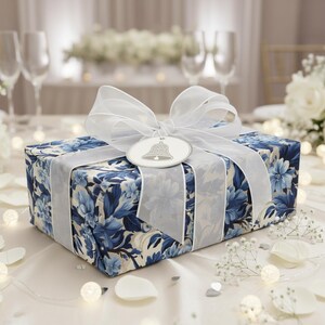 Papel de regalo de boda con diseño floral azul y elegante estampado floral. imagen 2