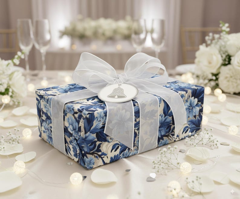 Papel de regalo de boda con diseño floral azul y elegante estampado floral. imagen 2