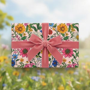 Cadeaupapier bloemen: roze wilde bloemenprint - lentefeestpapier afbeelding 3