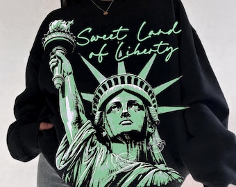 Słodka Kraina Wolności PNG, Patriotyczny projekt koszulki z kokardą kokietki, Paski z okazji 4 lipca w USA, Grafika American Girl założona w 1776 r.