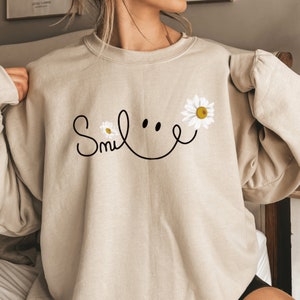 Sweat-shirt visage sourire marguerite, sweat-shirt sourire fleur marguerite, cadeau d'été pour femme, sweat-shirt femme marguerite, chemise à fleurs tendance pour maman
