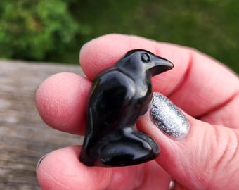Cuervo de obsidiana negra tallada: Figura de cuervo de cristal natural, pequeña