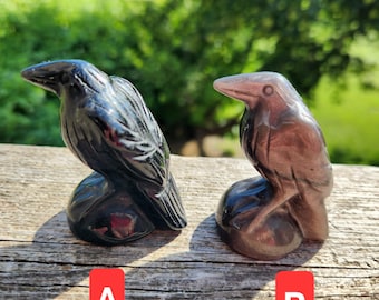 Corvo de Obsidiana Esculpida: Estatueta de Cristal Natural, Uma, Obsidiana Negra ou Brilho Prateado