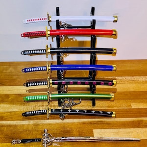 ¡ENVÍO GRATIS! Espada samurái a escala 1:6 con funda, llavero de espada, abrecartas, katana, herramienta de altar, cuchillo de diorama, sable y expositor para 2 o 6 figuras.
