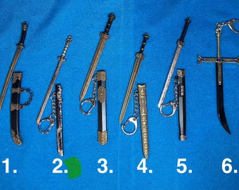 GRATIS VERZENDING IN DE VS! Sierlijk metalen zwaard van 1:6 met metalen schede, zwaardsleutelhanger, briefopener, katana, Legend of Zelda-zwaard of schild met zwaard