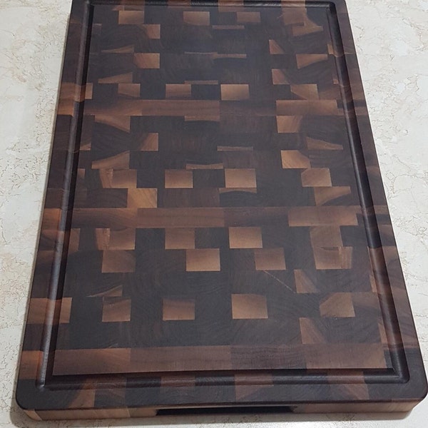 Walnut End-grain cutting board