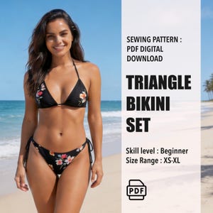 Pode incluir: Conjunto de biquíni triangular preto com padrão floral. A imagem inclui o texto "TRIANGLE BIKINI SET" e "PDF DIGITAL DOWNLOAD". O nível de habilidade é iniciante e a gama de tamanhos é XS-XL.