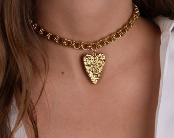 heart choker, vintage gold necklace non tarnish, chunky chain necklace, chunky gold necklace, choker chain with a hammered heart pendant