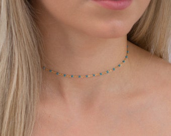 Türkis Halskette, dünne Perlen Halskette, Türkis Choker, zierliche Halskette, Goldkette, Layering Halskette, handgemachter Schmuck