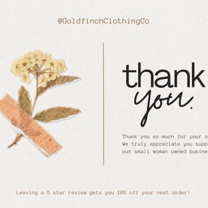 K&ouml;nnte beinhalten: Beige Dankeskarte mit schwarzem Schriftzug "thank you". Links eine getrocknete Blume und zerrissenes Papier. Der Text "Thank you so much for your order" steht darunter.