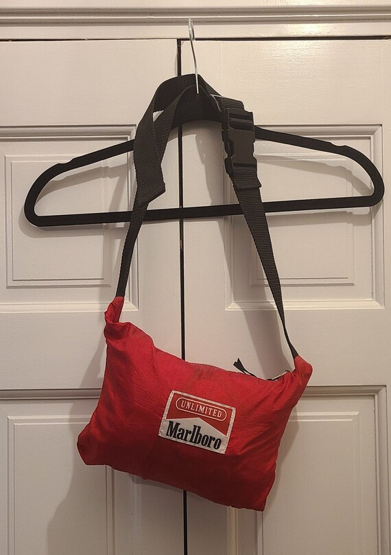 Vintage MARLBORO windbreaker fanny pack jacket