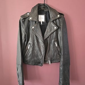 Chaqueta Moto corta de cuero genuino con les filles