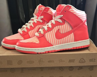 Zapatillas Nike Dunk Skinny High Hot Punch de rayas rosas talla 6.5