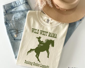 Western Rodeo Mom T-Shirt Comfort Colors Cowgirl Graphic Tee Vintage Horse Riding Shirt Wild West Mama Shirt Mother’s Day Gift