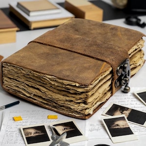 Journal en cuir vintage fait main - livre de sorts des ombres blanc, journal grimoire, carnet d'écriture de voyage, fermeture avec serrure en papier Deckle Edge