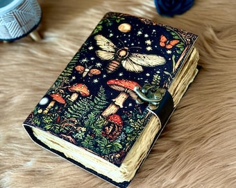 Pilz Leder Grimoire Antik Zauberbuch mit Büttenrand Papier Handgemachtes Buch der Schatten Wicca Hexerei Pagan Magie Diary Witchy Geschenk
