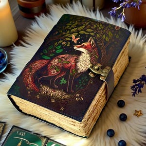 Fuchs Vintage Leder Grimoire - Handgefertigtes Wicca Zauberbuch der Schatten Notizbuch mit 400 Büttenseiten und antikem Hexen Design