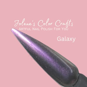 Esmalte de uñas, Esmalte de uñas de dedos, Esmalte de uñas morado camaleón y dorado, Esmalte de uñas morado