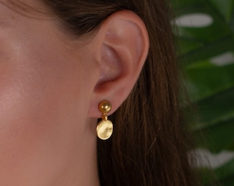 gold stud earring, minimalist earring, handmade earring, bead stud earring with hammered coin, perfect gift for her, birthday gift for women