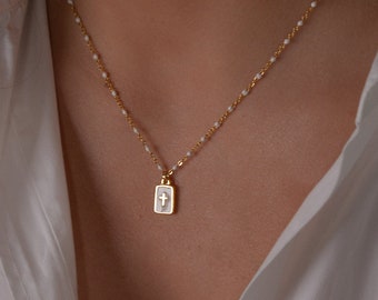 Collier croix, collier délicat à breloques croix en or, tour de cou chapelet blanc avec une croix, bijoux minimalistes, idée cadeau pour maman, collier délicat