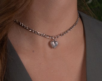 Gargantilla de corazón, collar de corazón de plata delicado, collar de encanto de corazón pequeño, regalo para novia, collar minimalista, collar de amor delicado