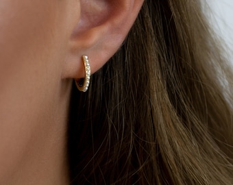 small pearl hoop earrings, bridesmaid earrings with pearls, tiny real freshwater pearl hoops, delicate earrings, huggie hoop earrings gold