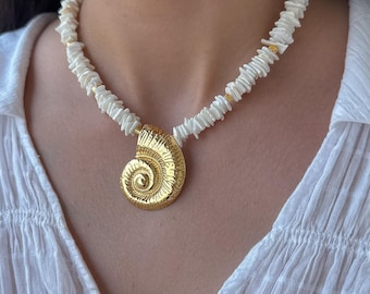 chunky shell necklace, white shell chips choker, large summer necklace, statement  beach jewelry, mermaid jewelry, oversized shell necklace