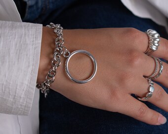 Large circle chain bracelet, statement bracelet, big silver bracelet rock, industrial chain bracelet, chunky bracelet with large pendant