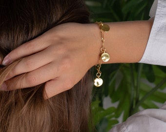 Gold coin bracelet, small disc bracelet, minimalist dangle chain bracelet, circle charm handmade bracelet, unique layered bracelet, gift her