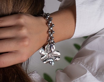 chunky flower bracelet, big xl flower pendant, thick chain bracelet, bold chain bracelet charm, modern silver bracelet, waterproof bracelet