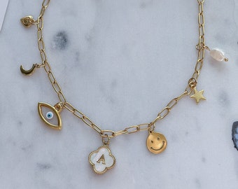 Collier de charme initial, collier de charme personnalisé, collier de charme Gold Clover, collier de lettres, cadeau d’anniversaire pour elle, collier personnalisé