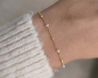 petit bracelet de perles, bracelet chaîne en or avec petites perles d'eau douce, bracelet minimaliste pour femme, bracelet délicat, bracelet de demoiselle d'honneur