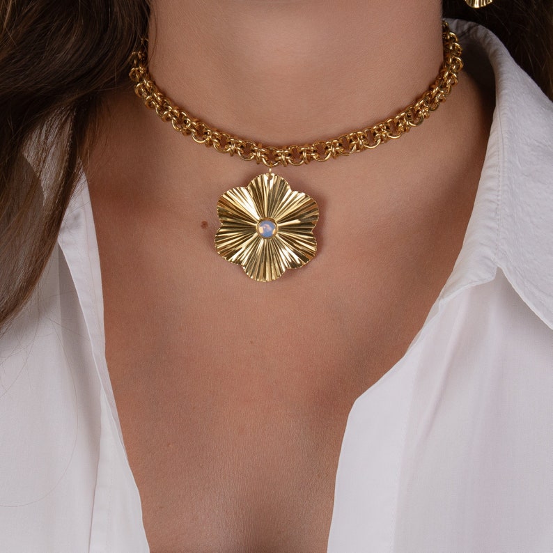 Flower choker, chunky gold necklace, waterproof necklace, flower pendant necklace, choker necklace for women, statement necklace, gift idea image 3