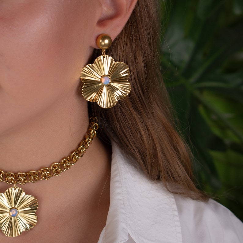 Flower choker, chunky gold necklace, waterproof necklace, flower pendant necklace, choker necklace for women, statement necklace, gift idea image 10