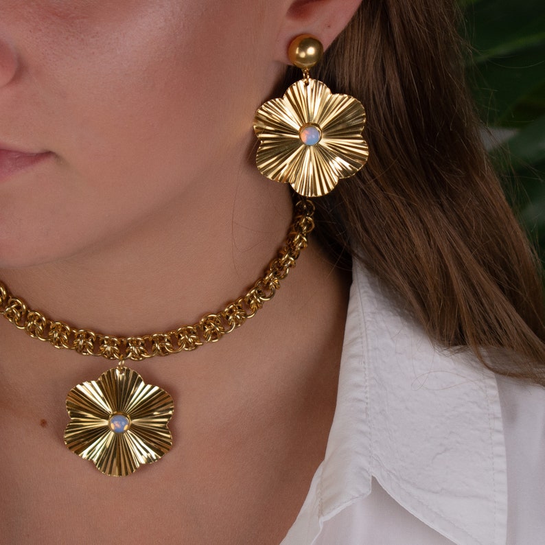 Flower choker, chunky gold necklace, waterproof necklace, flower pendant necklace, choker necklace for women, statement necklace, gift idea image 8